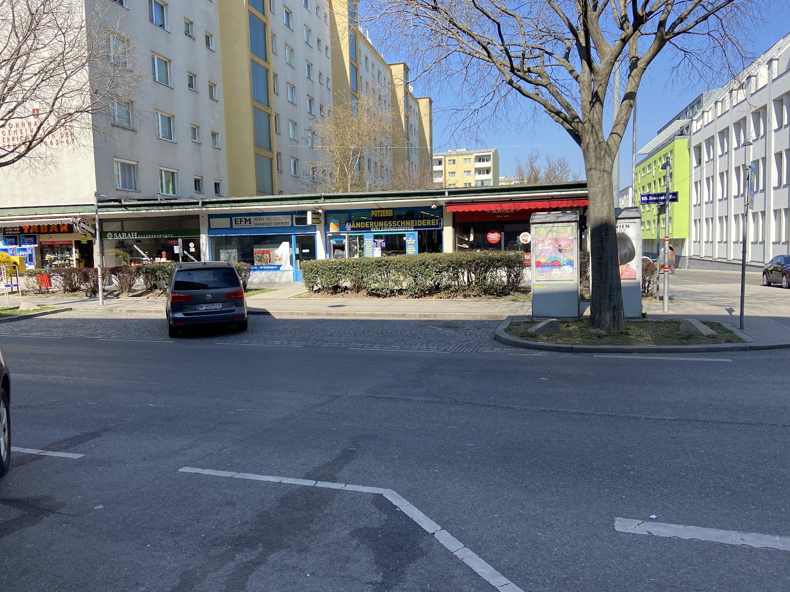 Ladenzeile in der Troststraße, Wien-Favoriten